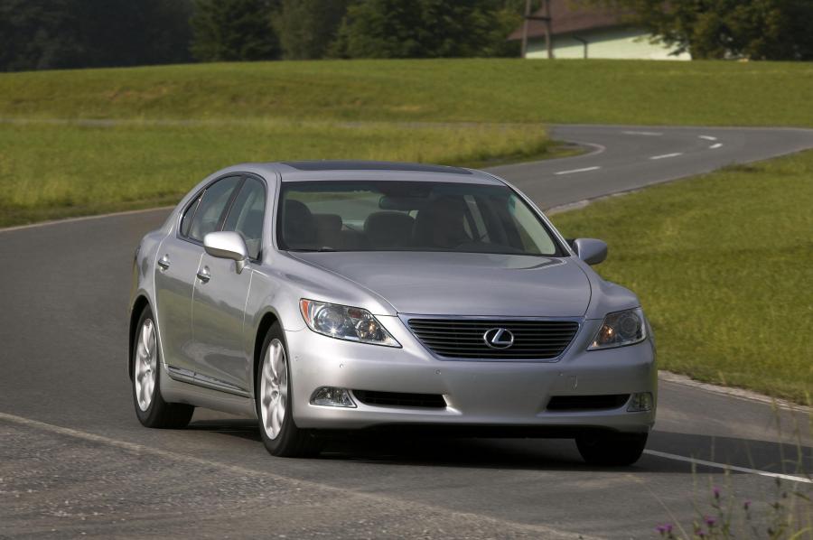  Lexus LS460 2009 года  (фото 19 из 23)
